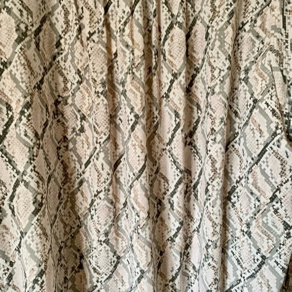 Calvin Klein Snake Print Blouse Size 3X - Picture 5 of 11